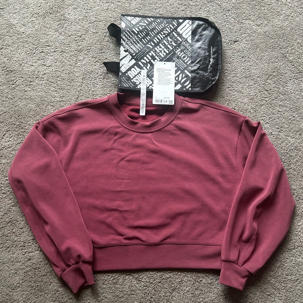 Like New Lululemon Perfectly Oversized Crew- Size 6